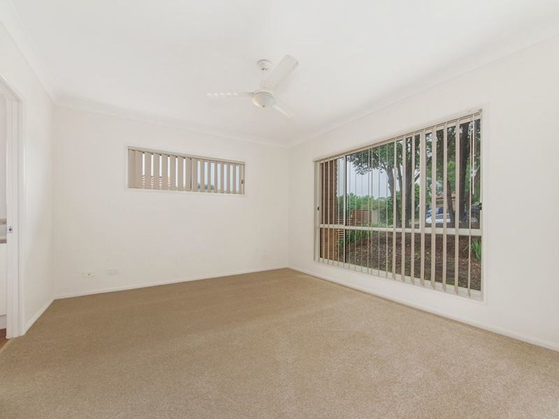 Photo - 124 Billinghurst Crescent, Upper Coomera QLD 4209 - Image 6