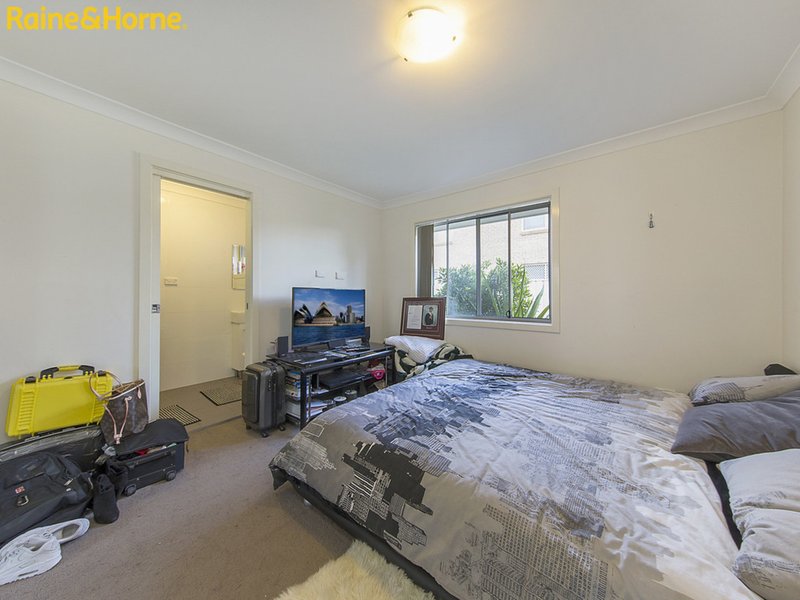 Photo - 1/24 Brisbane Street, Oxley Park NSW 2760 - Image 6