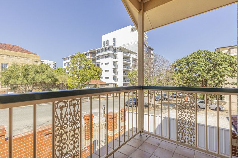 Photo - 1/24 Bronte Street, East Perth WA 6004 - Image 6