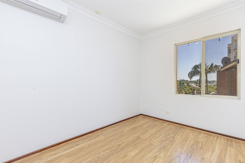 Photo - 1/24 Bronte Street, East Perth WA 6004 - Image 8