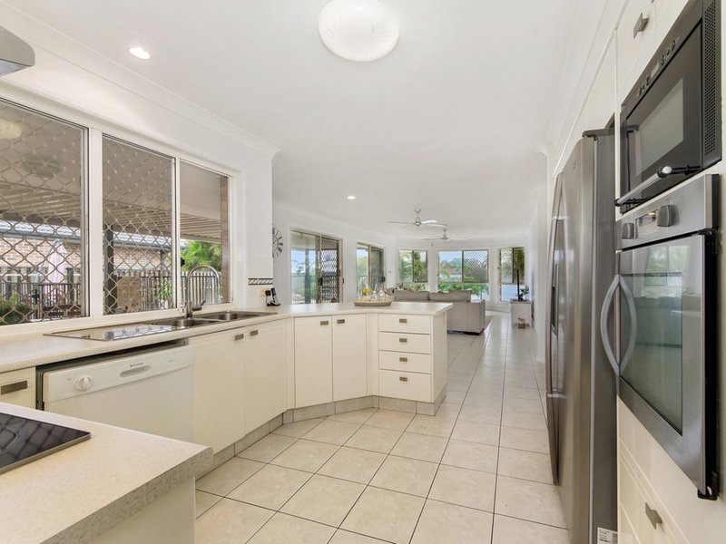 Photo - 124 Camberwell Circuit, Robina QLD 4226 - Image 7