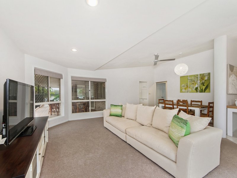 Photo - 124 Camberwell Circuit, Robina QLD 4226 - Image 8