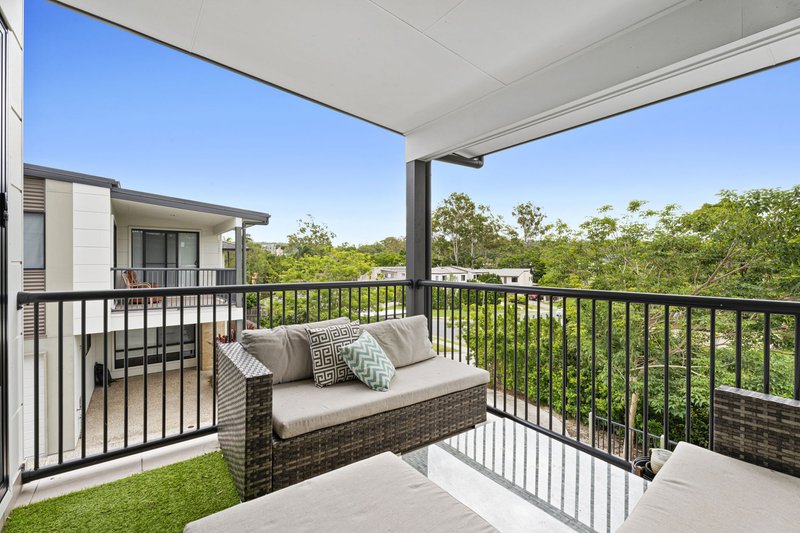 Photo - 1/24 Careel Close, Helensvale QLD 4212 - Image 2