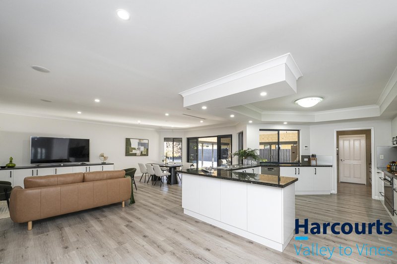 Photo - 124 Charlottes Vista, Ellenbrook WA 6069 - Image 13