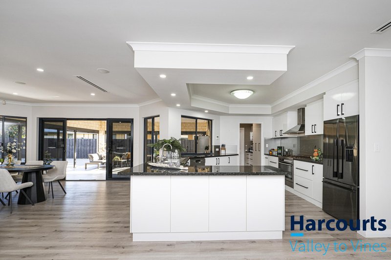 Photo - 124 Charlottes Vista, Ellenbrook WA 6069 - Image 14
