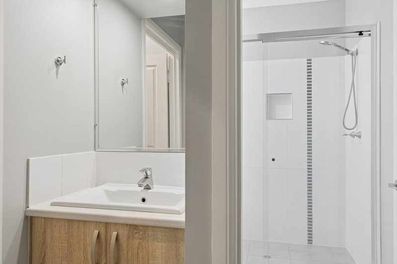 Photo - 124 Corvus Drive, Cashmere QLD 4500 - Image 26