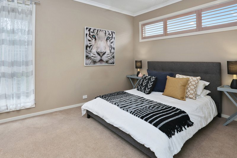 Photo - 124 Eastlakes Boulevard, Lara VIC 3212 - Image 12