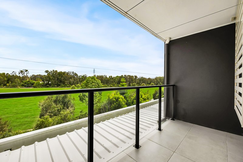 Photo - 124 Florabella Drive, Robina QLD 4226 - Image 12