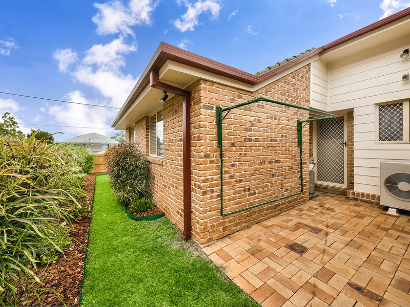 Photo - 1/24 Glenfern Avenue, Kedron QLD 4031 - Image 9