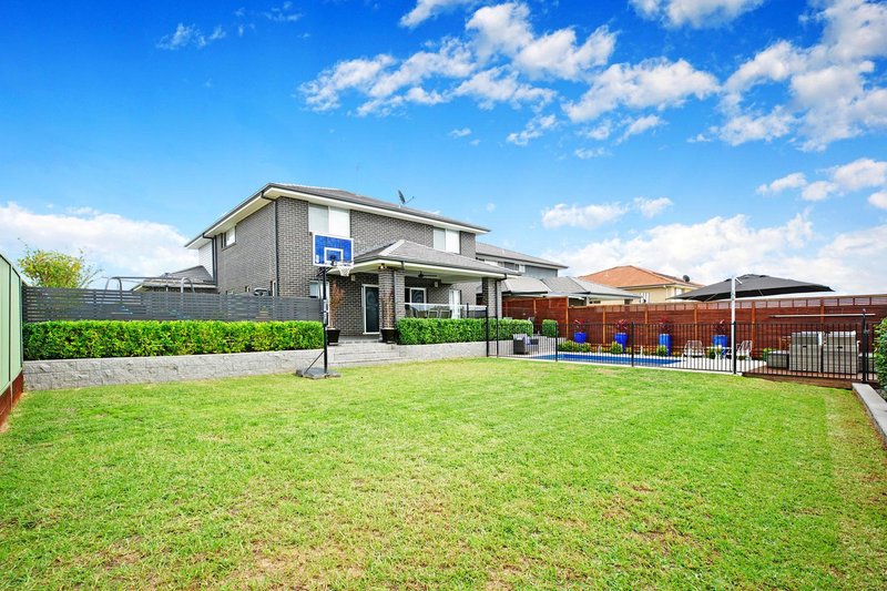 Photo - 124 Glengarry Drive, Glenmore Park NSW 2745 - Image 21