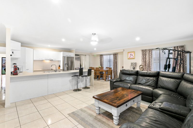 Photo - 124 Graham Road, Morayfield QLD 4506 - Image 4