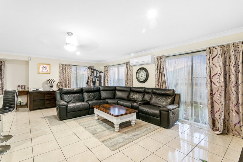 Photo - 124 Graham Road, Morayfield QLD 4506 - Image 6