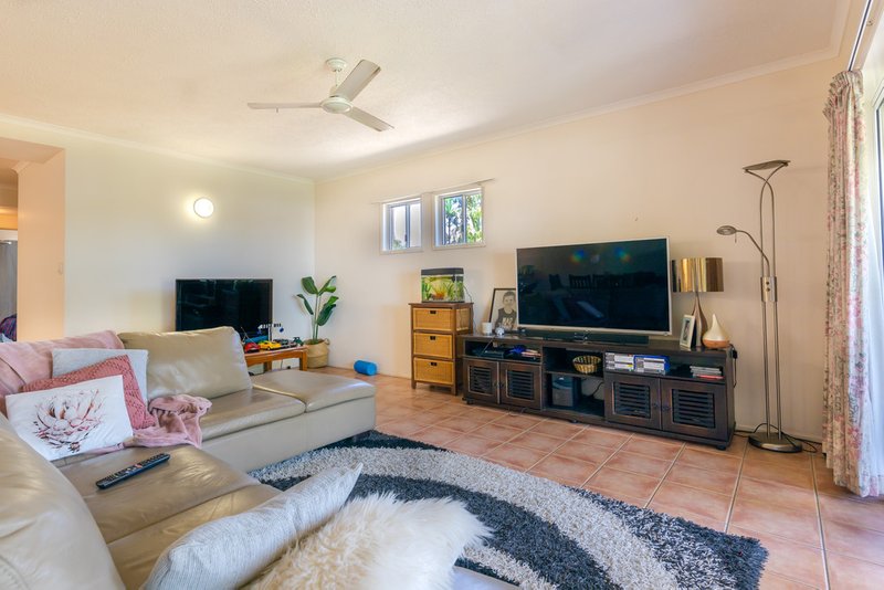 Photo - 1/24 Island Drive, Cannonvale QLD 4802 - Image 5