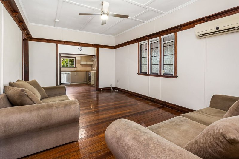 Photo - 124 Jutland Street, Oxley QLD 4075 - Image 5