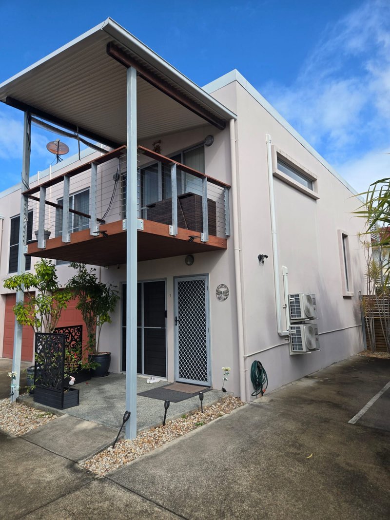 Photo - 1/24 Kangaroo Avenue, Bongaree QLD 4507 - Image 1