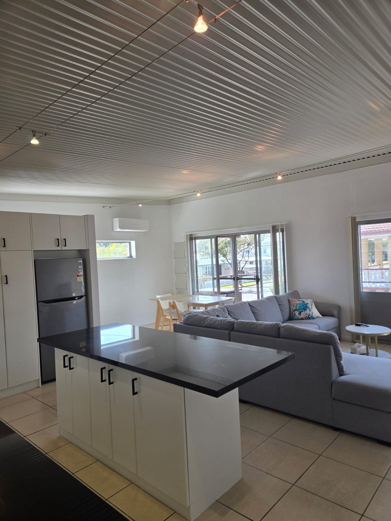Photo - 1/24 Kangaroo Avenue, Bongaree QLD 4507 - Image 4