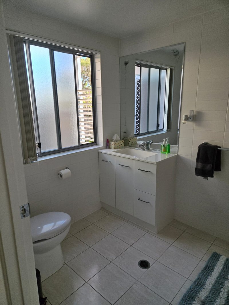 Photo - 1/24 Kangaroo Avenue, Bongaree QLD 4507 - Image 8