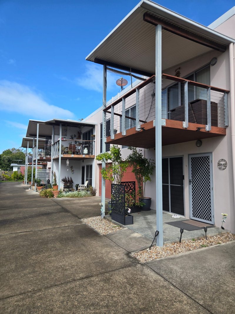 Photo - 1/24 Kangaroo Avenue, Bongaree QLD 4507 - Image 12