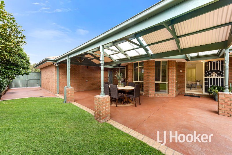 Photo - 124 Lawless Drive, Cranbourne North VIC 3977 - Image 15