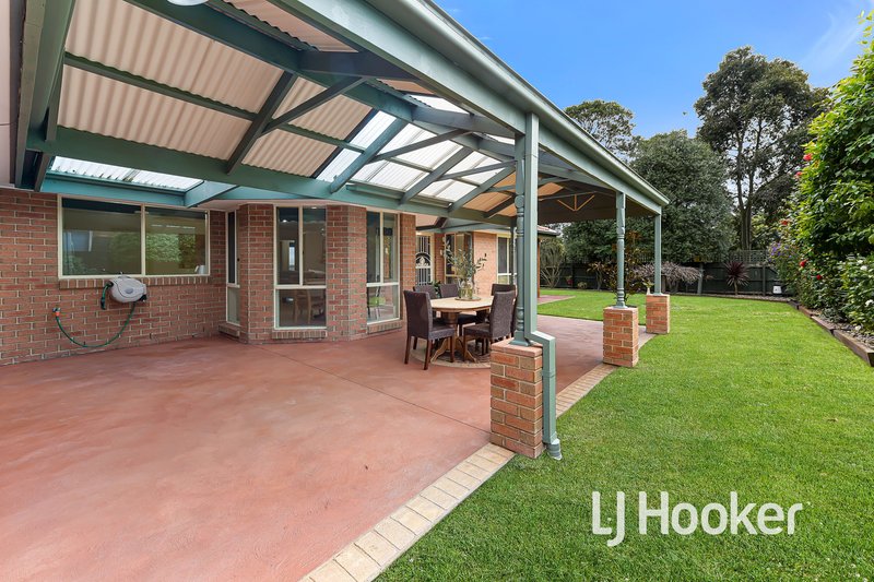 Photo - 124 Lawless Drive, Cranbourne North VIC 3977 - Image 16