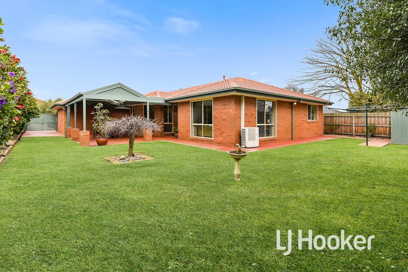 Photo - 124 Lawless Drive, Cranbourne North VIC 3977 - Image 17