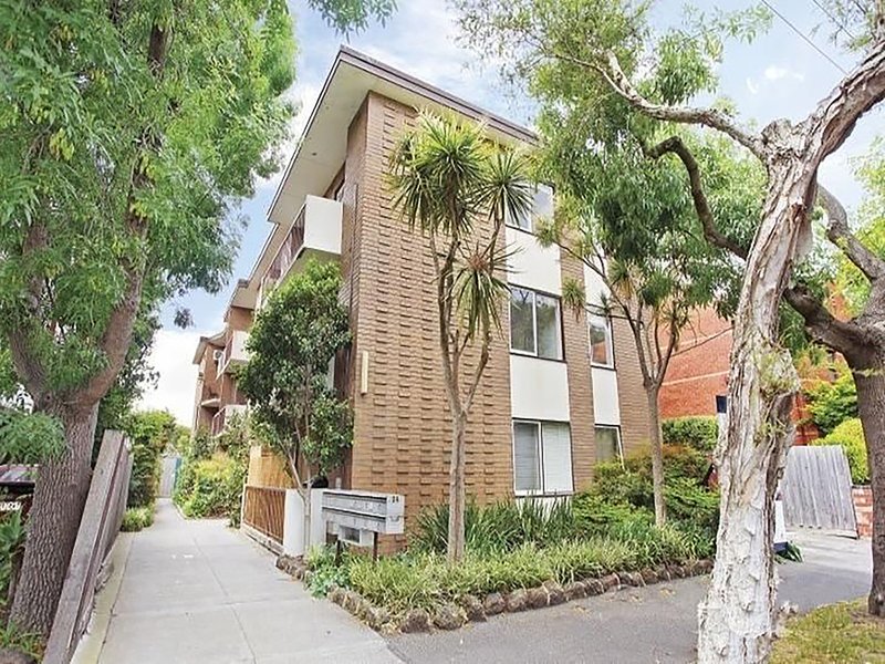 1/24 Loch Street, St Kilda West VIC 3182