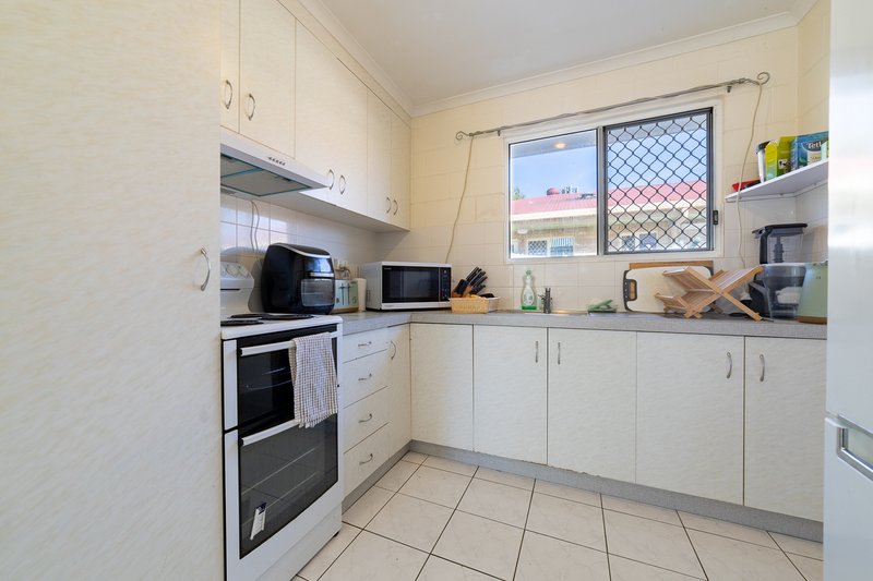 Photo - 1/24 Lorraine Court, Andergrove QLD 4740 - Image 4