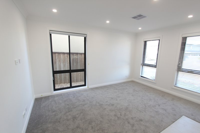 Photo - 124 Maddecks Avenue, Moorebank NSW 2170 - Image 4