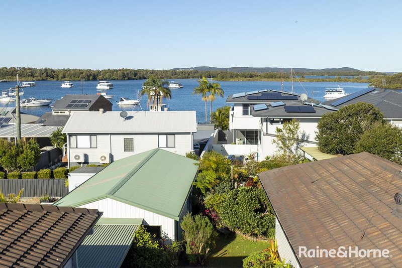 Photo - 124 Marks Point Road, Marks Point NSW 2280 - Image 5