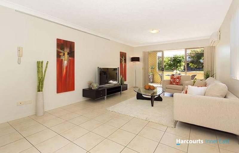 Photo - 1/24 Mclay Street, Coorparoo QLD 4151 - Image 2