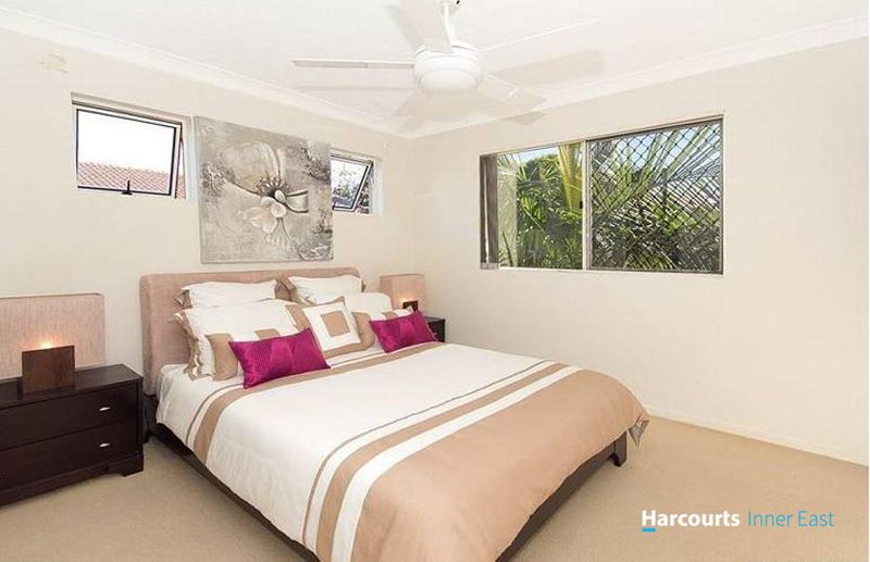 Photo - 1/24 Mclay Street, Coorparoo QLD 4151 - Image 9