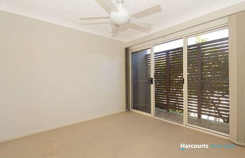 Photo - 1/24 Mclay Street, Coorparoo QLD 4151 - Image 10