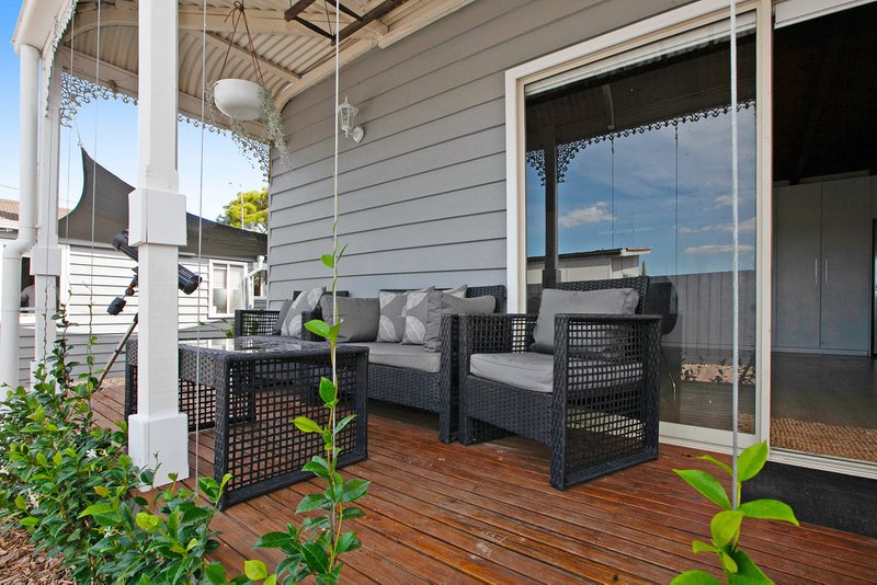 Photo - 124 Mcmahon Road, Reservoir VIC 3073 - Image 10