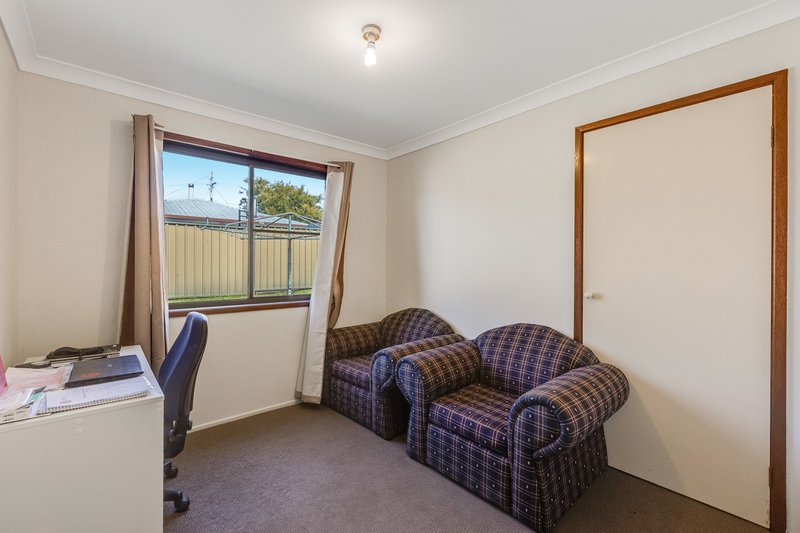 Photo - 1&2/4 Mcquade Court, Kearneys Spring QLD 4350 - Image 6