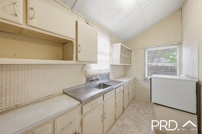 Photo - 124 Old Kent Road, Mount Lewis NSW 2190 - Image 4