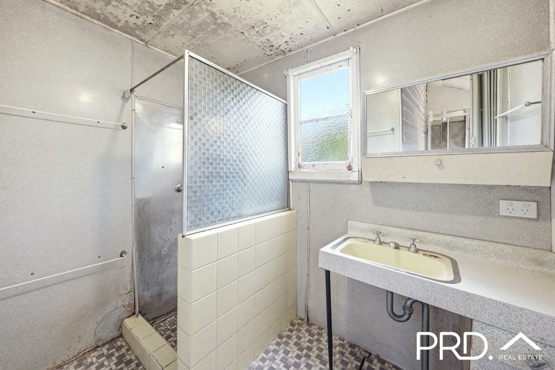 Photo - 124 Old Kent Road, Mount Lewis NSW 2190 - Image 7