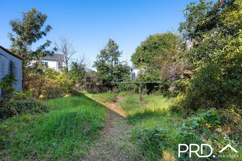 Photo - 124 Old Kent Road, Mount Lewis NSW 2190 - Image 9