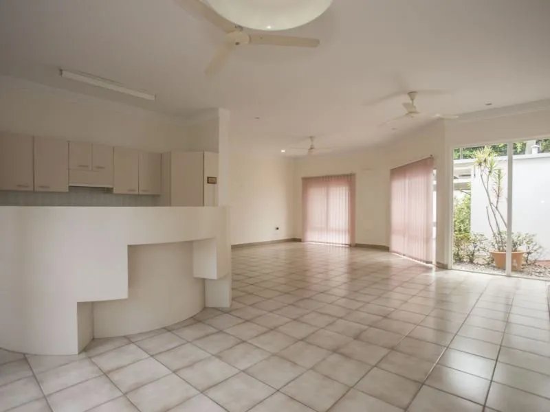 Photo - 1/24 Petersen , Trinity Beach QLD 4879 - Image 3