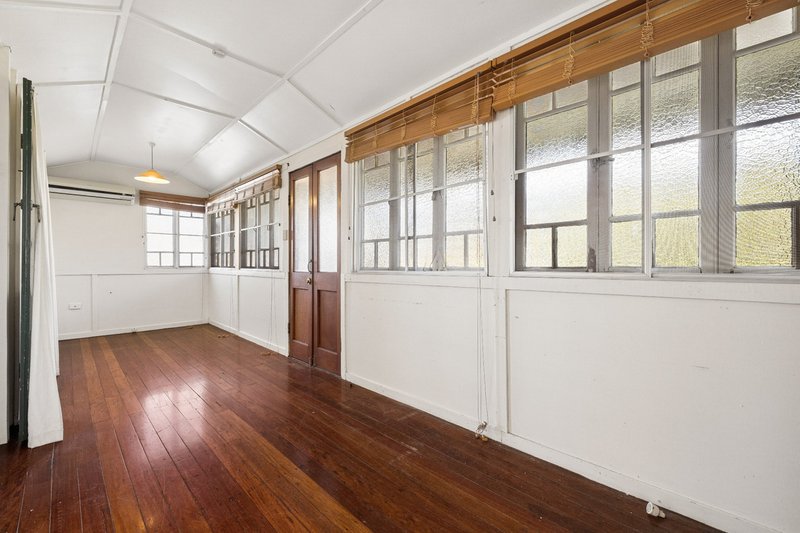Photo - 124 Queenstown Avenue, Boondall QLD 4034 - Image 4