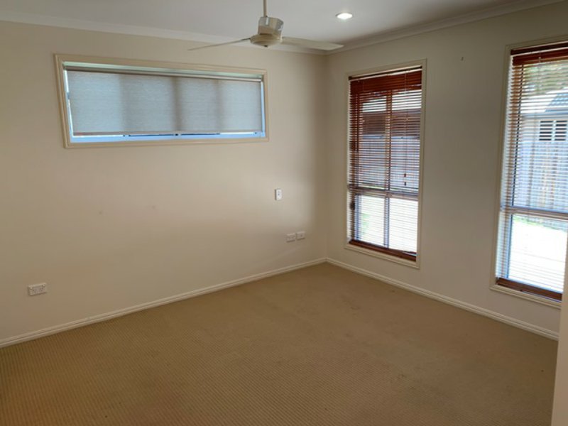 Photo - 1/24 Richard Street, Boyne Island QLD 4680 - Image 5