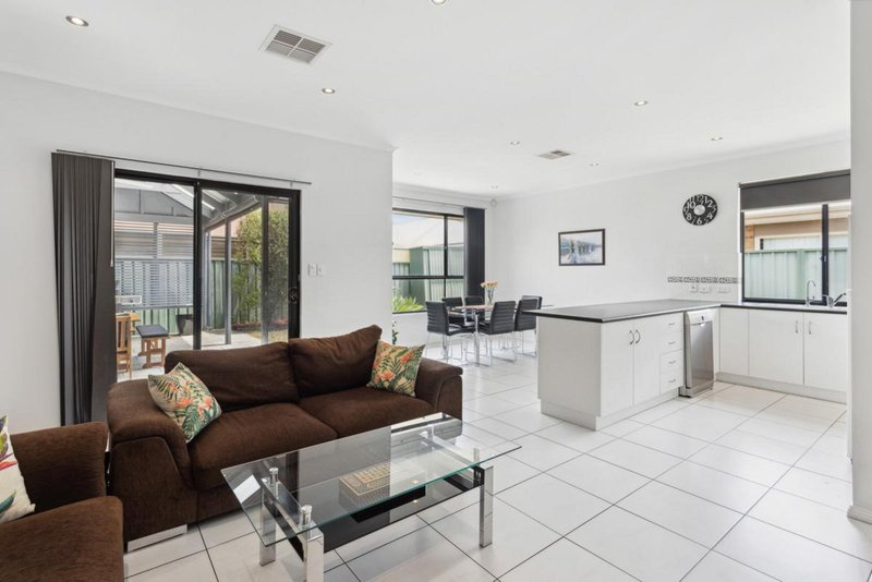 Photo - 124 Sanctuary Drive, Mawson Lakes SA 5095 - Image 2