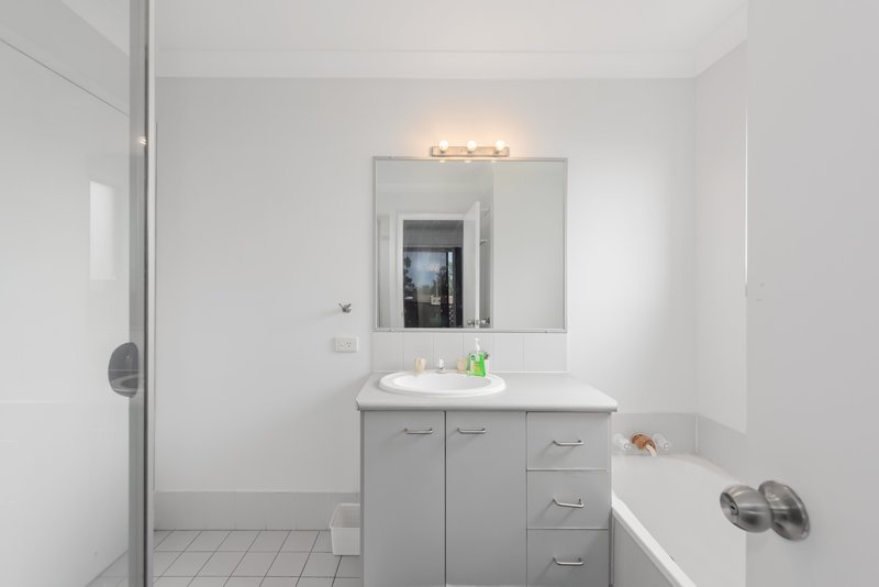 Photo - 12/4 Sherwood Close, Mudgeeraba QLD 4213 - Image 5