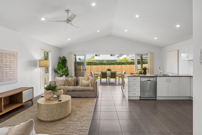 Photo - 124 Singer Street, Wynnum QLD 4178 - Image 8