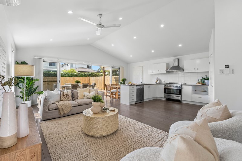 Photo - 124 Singer Street, Wynnum QLD 4178 - Image 10