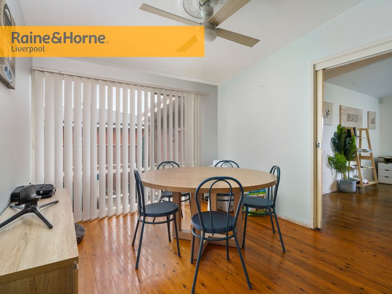 Photo - 124 St Andrews Boulevard, Casula NSW 2170 - Image 4