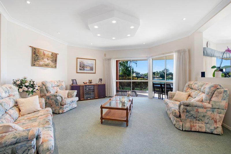 Photo - 124 Tallebudgera Drive, Palm Beach QLD 4221 - Image 12