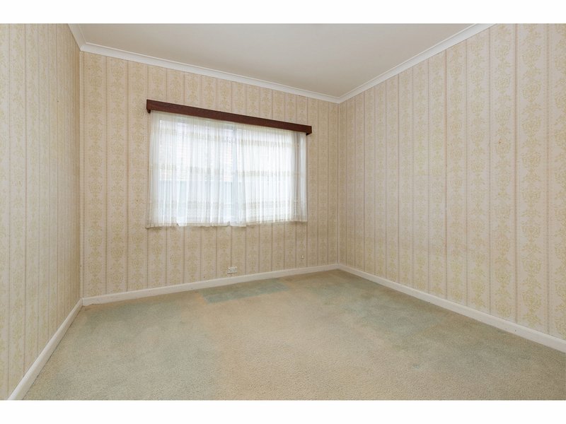 Photo - 124 The Lakes Way, Forster NSW 2428 - Image 10