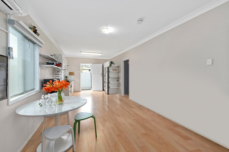 Photo - 1/24 Thomas Street, Clontarf QLD 4019 - Image 2