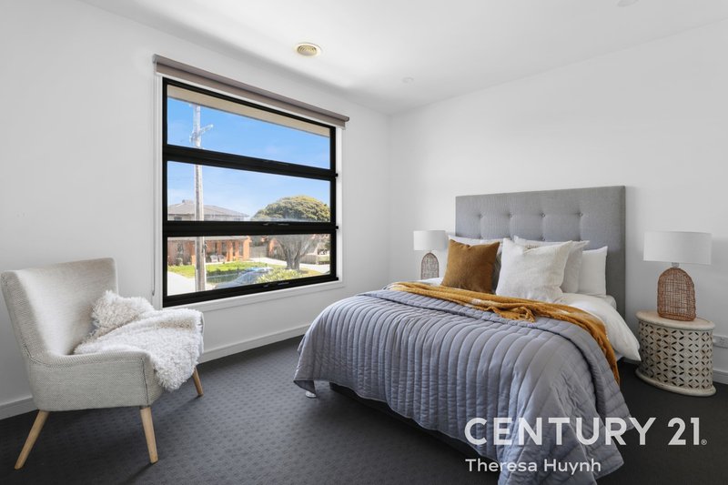 Photo - 1/24 Wordsworth Avenue, Clayton South VIC 3169 - Image 6