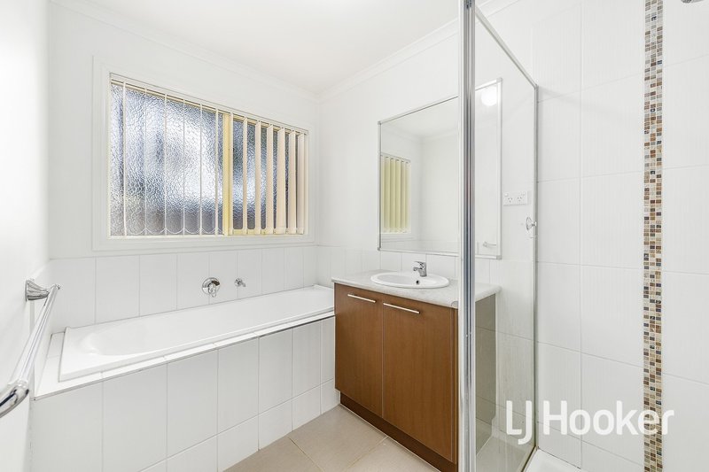 Photo - 12/40 Army Road, Pakenham VIC 3810 - Image 5